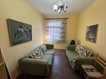 🏠 Jepet me qira apartament 2+1 – Komuna e Parisit, pranë Stadiumit Dinamo (Lulishte Çajupi)