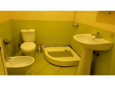 Jepet Apartament 2+1 me qira !