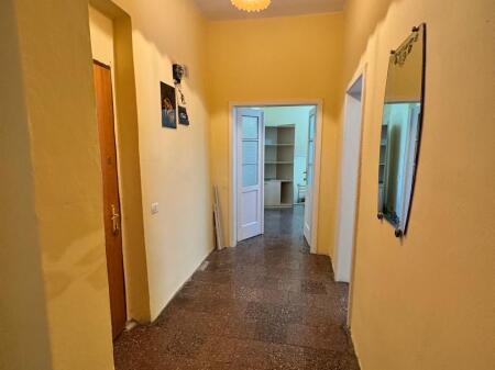 1+1,i mobiluar per zyra ose banim,stadiumi dinamo,cmimi 500 euro