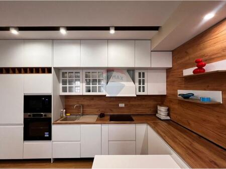 Apartament 2+1+2 me qira, Shkolla e Kuqe
