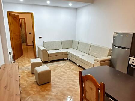 Jepet me qera apartament 1+1, Astir