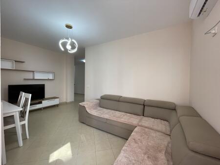 Apartament me qira  1+1 ,  2 Ballkone ne Fresk