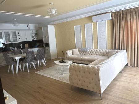 Jepet apartament 2+1 ne Farke me qira!