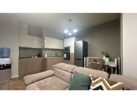 APARTAMENT PER QERA 2+1+2 NE RRUGEN E ELBASANIT !