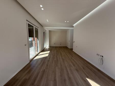 APARTAMENT 2+1+2 ME OBORR PRANE TEG ! 224,000 €