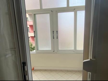 Jeper Apartament Me qera Vlore Lungo Mare