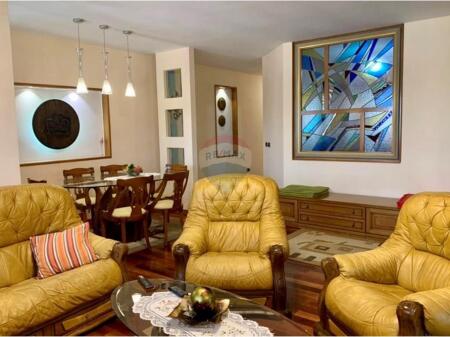 APARTAMENT 3+1 PËR QIRA QENDËR,