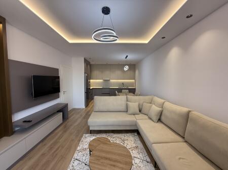 Apartament 2+1+2 me post parkimi rruga “5 Maji” Tirane