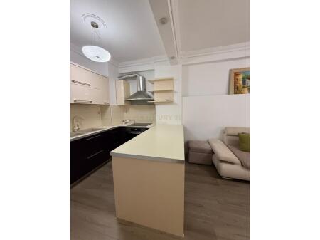 JAPIM ME QIRA APARTAMENT 1+1+GARAZH !