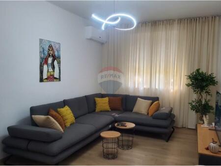 Jepet me qira apartament 2+1 tek Rruga e Duresit