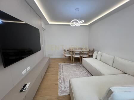 Apartament 2+1 me qira – Rruga Infan Tomini, pranë White Bar!