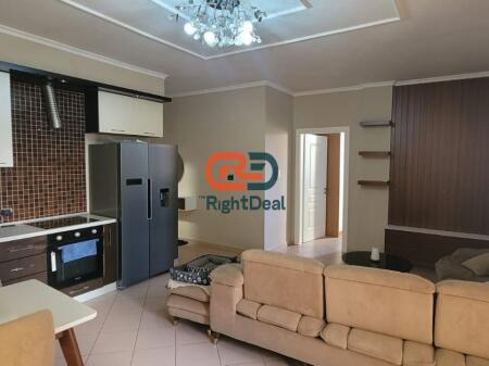 Tek Kodra E Diellit, Jepet Me Qira Apartament 2+1, i Mobiluar Totalisht !!!
