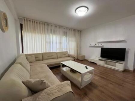 🏡 Apartament 2+1 + Post Parkimi me Qira – Kompleksi Fratari, Kopshti Botanik