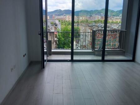 ZYRE ME QIRA MYSLYM SHYRI 900 EURO