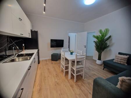 Jepet me Qira – Apartament 2+1 afër Stadiumit Dinamo