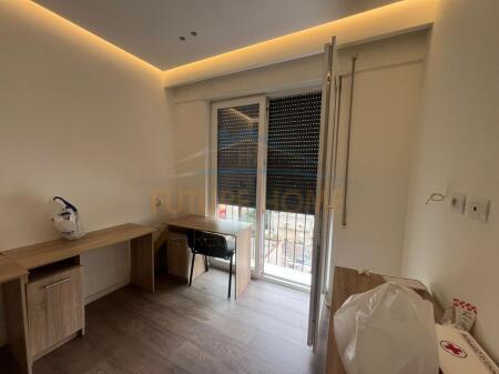 Shitet, Apartament 3+1+2, 21 Dhjetori, Tiranë