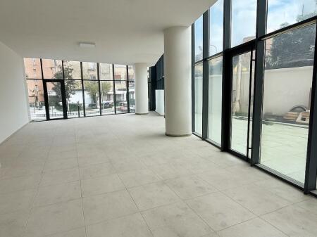 Ambient Biznesi me Qira – Golden Tower, Rr. Mine Peza