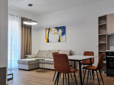 🏢Nella zona di Ali Demi, Residenza Kaimi, è in affitto un appartamento 1+1 arredato. 400 Euro
