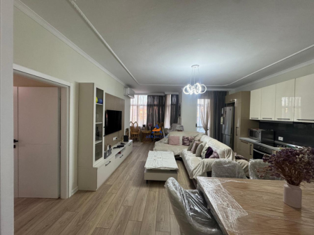 JEPET ME QERA APARTAMENT 3+1+2+BALLKONE "RRUGA NJAZI DEMI,TE BULEVARDI BAJRAM CURRI" 1050 EURO