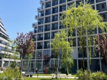 JEPET ME QIRA AMBJENT BIZNESI LAKE VIEW RESIDENCE .