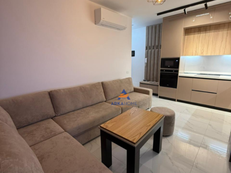 JEPET APARTAMENT ME QERA 1+1+BALLKON "PRANE RRETHIT,UNAZA E RE"550 EURO