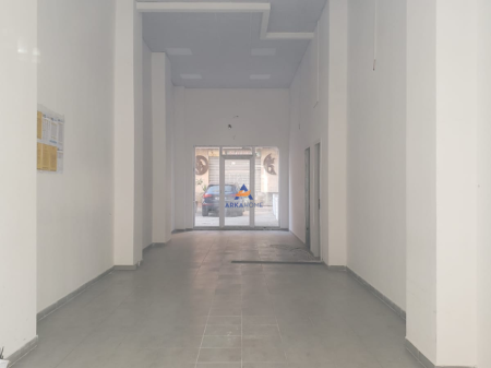 JEPET ME QERA AMBJENT BIZNESI 60 M2 "MYSLYM SHYRI " 1200 EURO