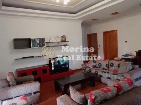 Qera Hyrje Private 3+1+2+Parkim, Ali Demi-Poligrafiku , 500 Euro/Muaj