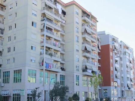 Unità commerciale in vendita nell'ex Mercato Elettrico, Tirana.