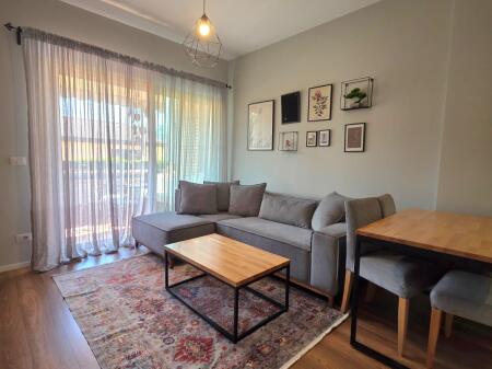 🏢 JEPET ME QIRA APARTAMENT 1+1 – TEK RADISSON , TIRANË