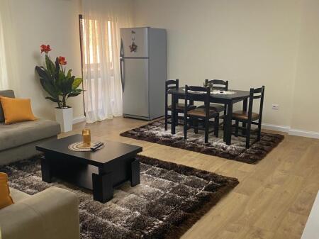 Apartament 1+1/ modifikuar ne 2+1  sheshi Willson