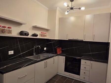 APARTAMENT ME QERA 2+1+2 YZBERISHT 50.000 LEKE