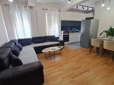 Shitet, Apartament 2+1 , Materniteti i Ri.