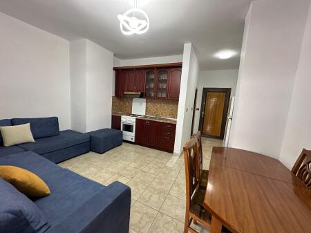Shitet apartament 1+1 plahh iliria