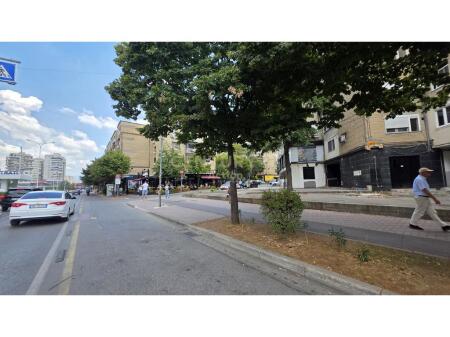 LOCALE COMMERCIALE IN AFFITTO, 21 DHJETORI "Muhamet Gjollesha" 1.600 € /Mese