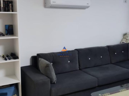 JEPET APARTAMENT ME QERA 1+1+BALLKON "PRANE RRUGES THOMA KOXHAJ,YZBERISHT" 80000 LEKE