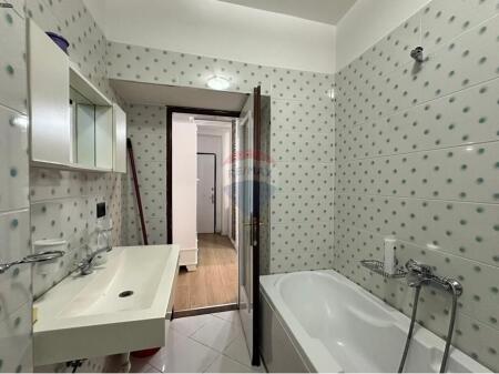 Apartament 1+1, Kinema Agimi