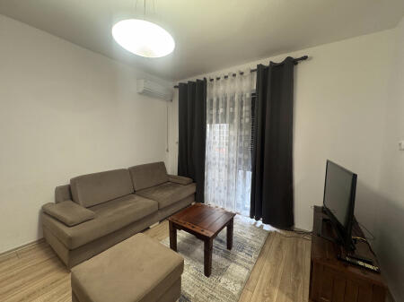 📣 QERA Apartament 2+1 📍 Xhamllik, Prane "Rosman Lala" 💶 Cmimi 50.000 Leke/Muaj ✨