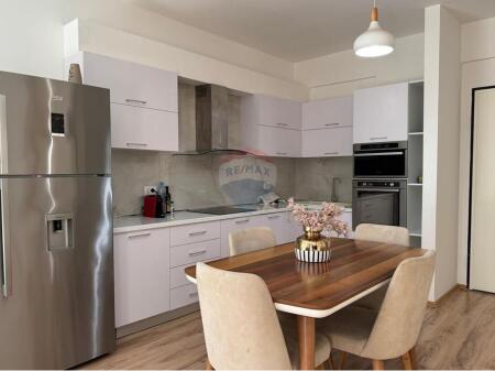 APARTAMENT 2+1 + 2 POSTE PARKIMI – ME QIRA, LIQENI I THATË