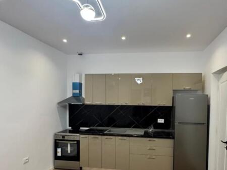 Affittasi appartamento 2+1 a Myslym Shyri