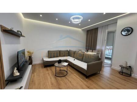 Qera, Apartament 2+1+2, Rruga 5 Maji, Tirane