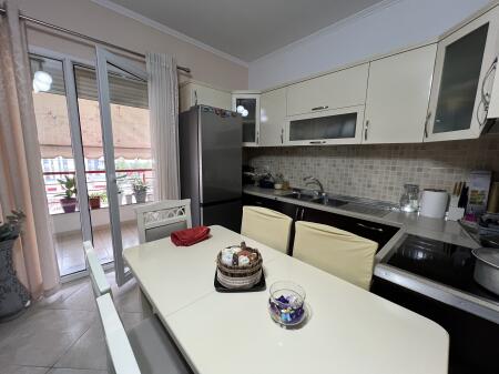 Shitet apartament 2+1 Rruga Jordan Misja Pran Hipotekes