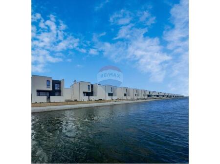 Vile ne shitje, ne kompleksin "Turquoise Marina"!

