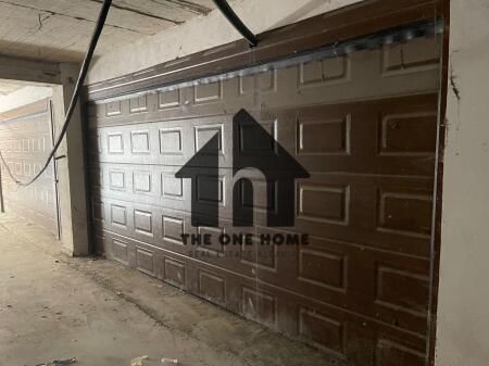 Opportunity 2-Garages / Astiri.  