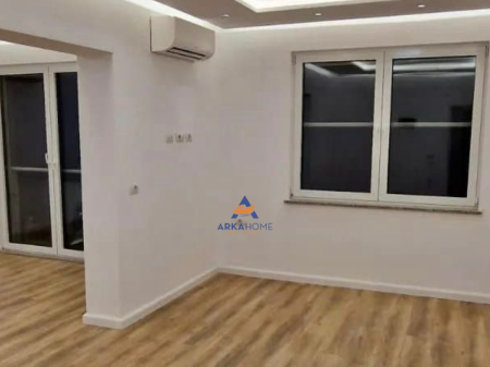 JEPET ME QERA AMBIENT PER ZYRE 120M2 "KAFE FLORA,RRUGA E DURRESIT" 900 EURO