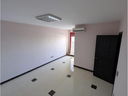 ​🏢 Mundësia Ekskluzive: Hapësirë Premium Multifunksionale për Biznesin Tënd në Zemër të Durrësit! 🚀