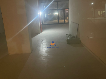 LOCALE COMMERCIALE IN AFFITTO 150M2 "PRESSO REPORT TV, EX PARCO AUTOBUS" 2200 EURO