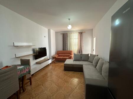 Qera , Apartament 2+1+2 ,Astir