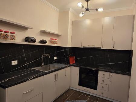 Apartament 2+1 ne qira Misto Mame  50.000 Leke