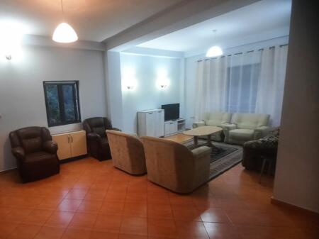 Apartament 3+1 me qera   ID  13724