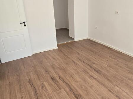 Shitet Apartament 1+1 në Don Bosko!